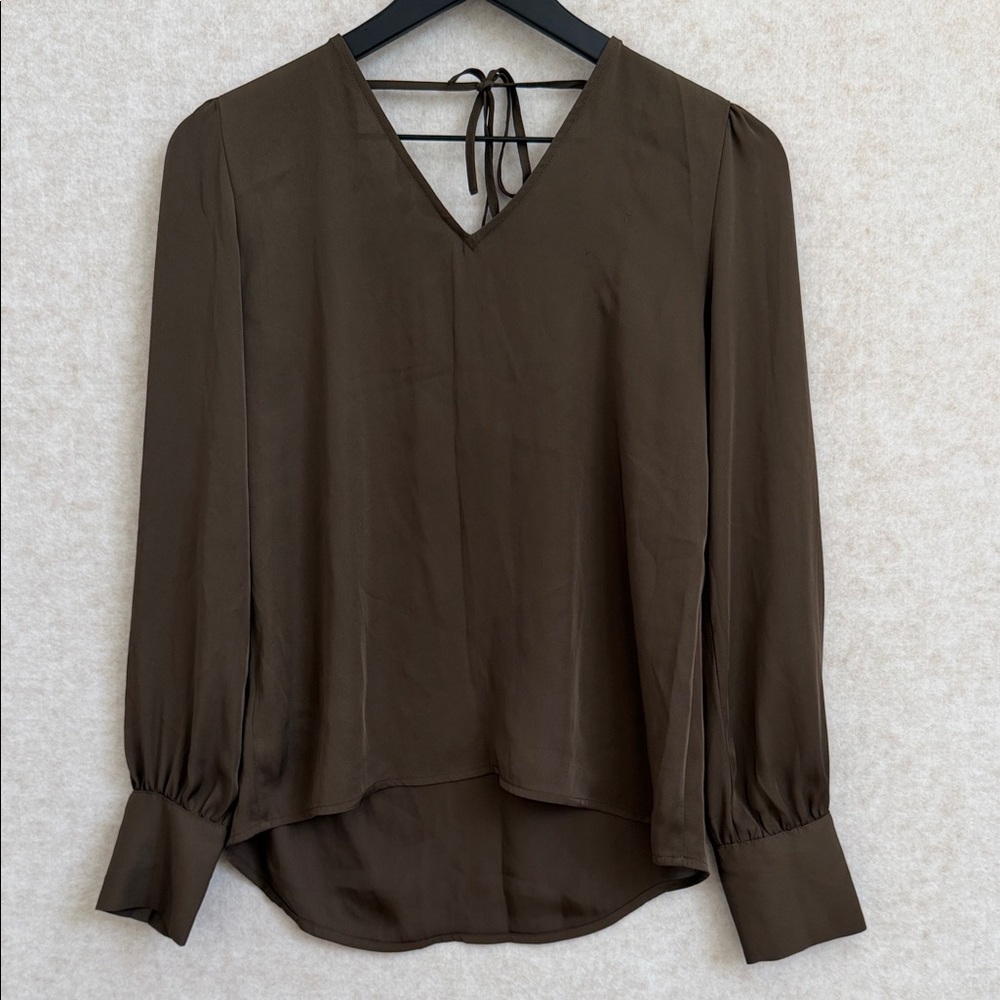 Elegant Green V-Neck Blouse